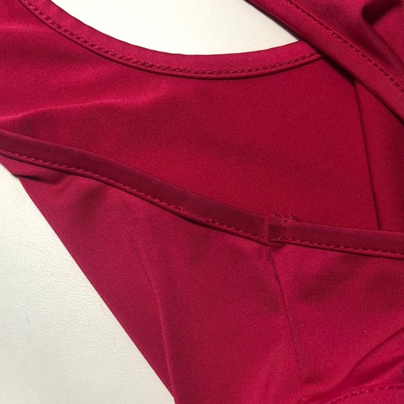 GYMSHARK BRA SIZE MEDIUM - Picture 6 of 6